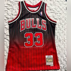 Exclusive Pippen #33 Jersey. Men’s Med. Great condition. Dry cleaned only